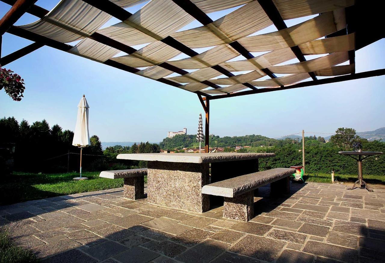 Cascina Canee Angera Exteriér fotografie
